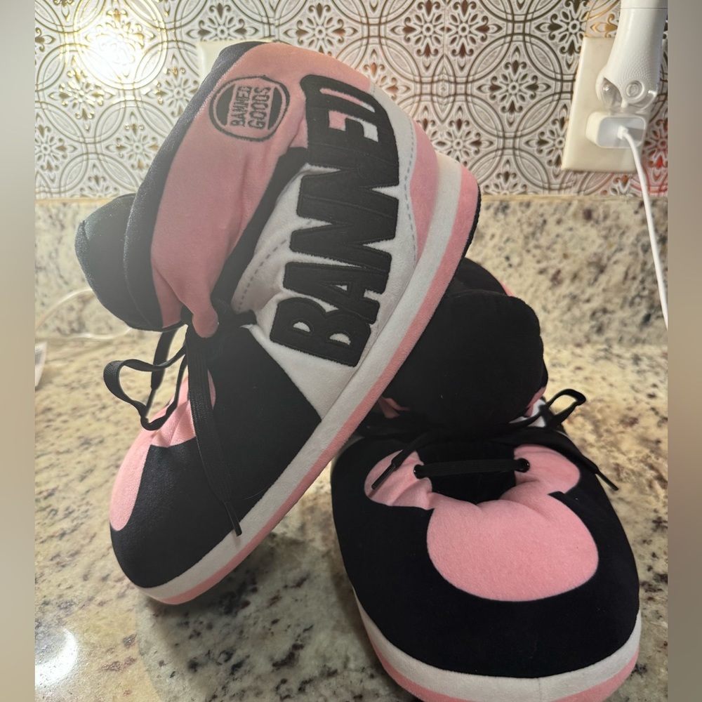 Banned good slippers